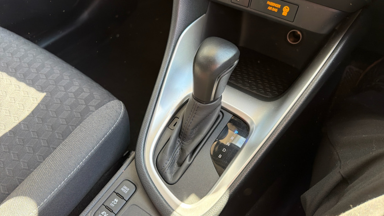 Toyota Yaris 1.5 Hybrid Design 5dr CVT Hybrid Hatchback